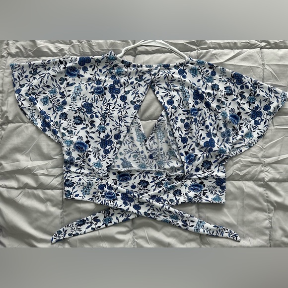 H&M Summer Floral Crop Top - Picture 2 of 3